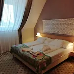فندق Batthyany Kuria 4*