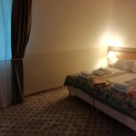 Hotell Batthyany Kuria 4*