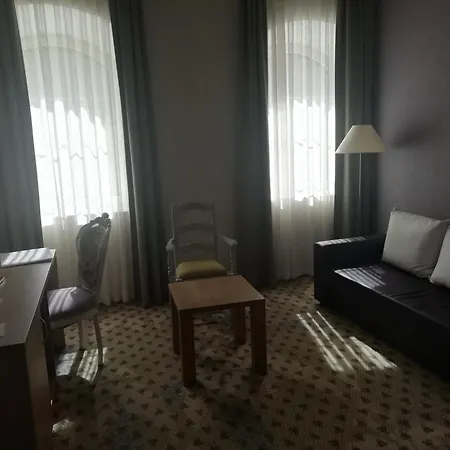 包贾尼库利亚酒店 4* Zalacsány