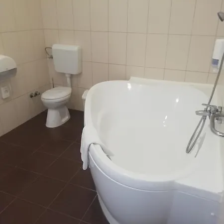 فندق Batthyany Kuria