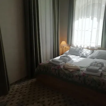 包贾尼库利亚酒店 4*