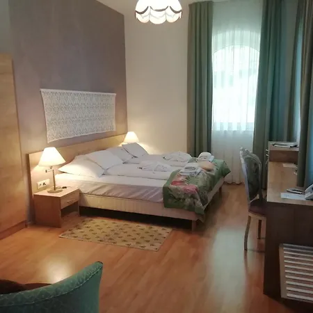 包贾尼库利亚酒店 4* Zalacsány
