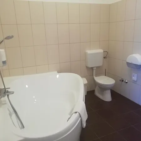 فندق Batthyany Kuria