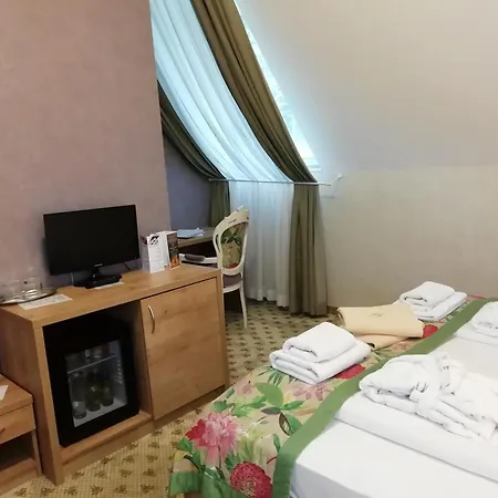 包贾尼库利亚酒店 4* Zalacsány