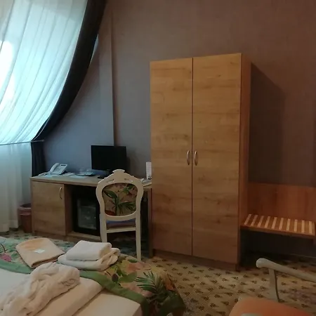 包贾尼库利亚酒店 4* Zalacsány