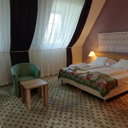 Batthyany Kuria Hotell