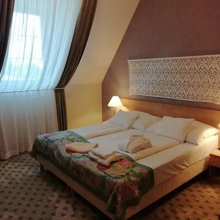 Hotell Batthyany Kuria 4*